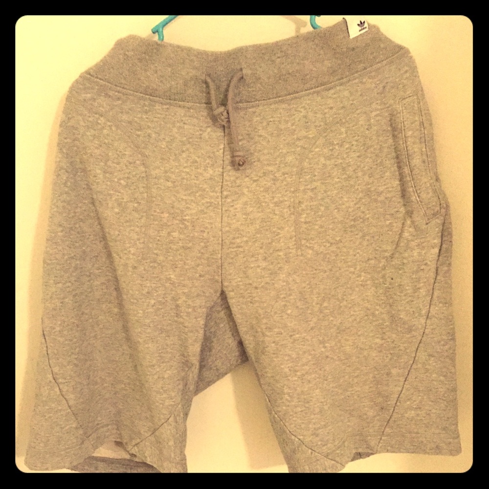Adidas Gray Sweat-Shorts - Large
